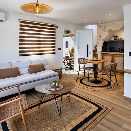 Plastiras Rooms Fíra Kültér fotó
